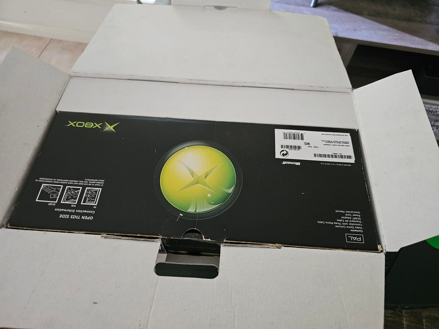 Original Xbox v1.0 Halo Combat Pack - 128mb RAM with 2TB Hard Drive