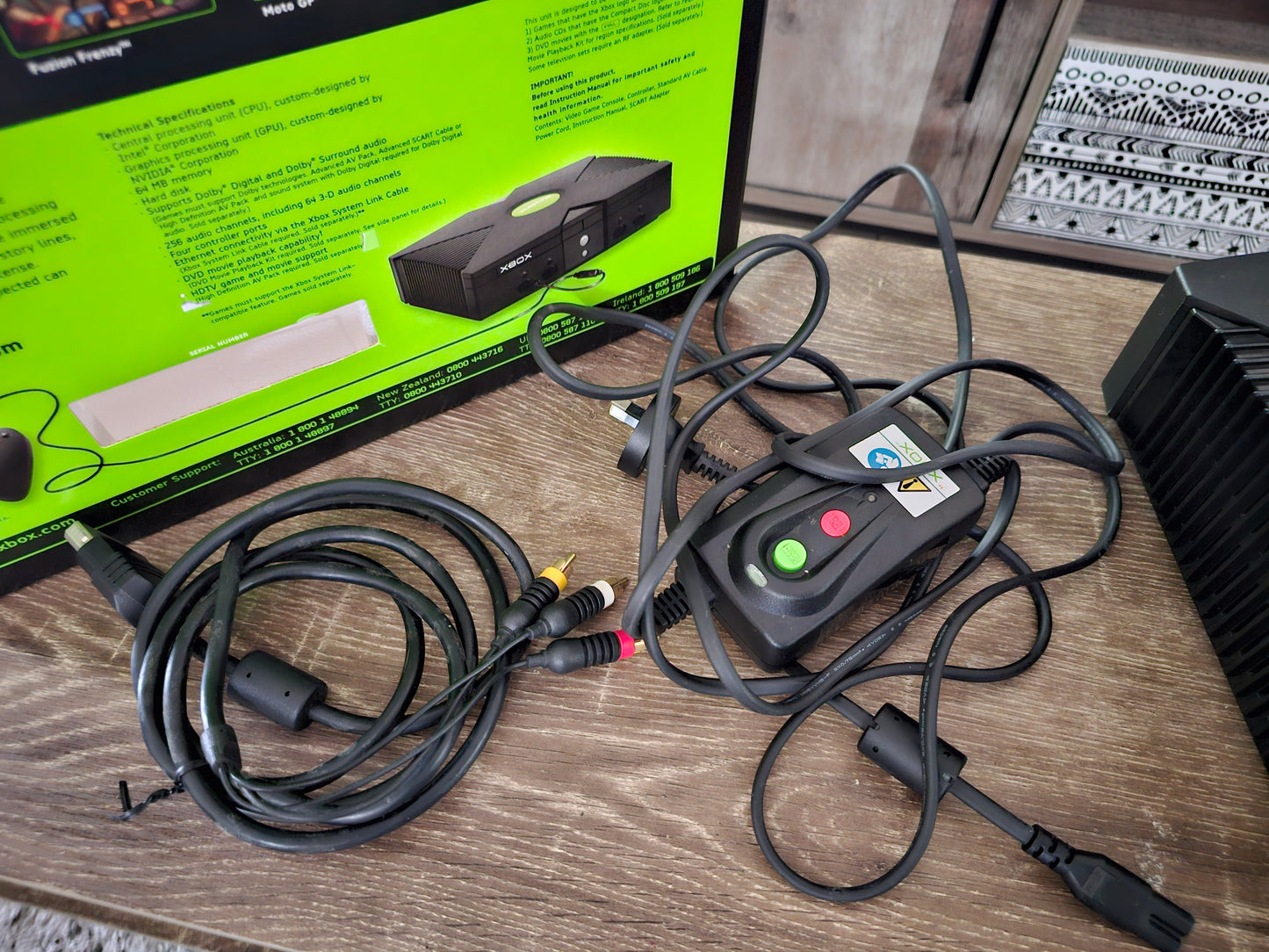 Original Xbox v1.0 Halo Combat Pack - 128mb RAM with 2TB Hard Drive