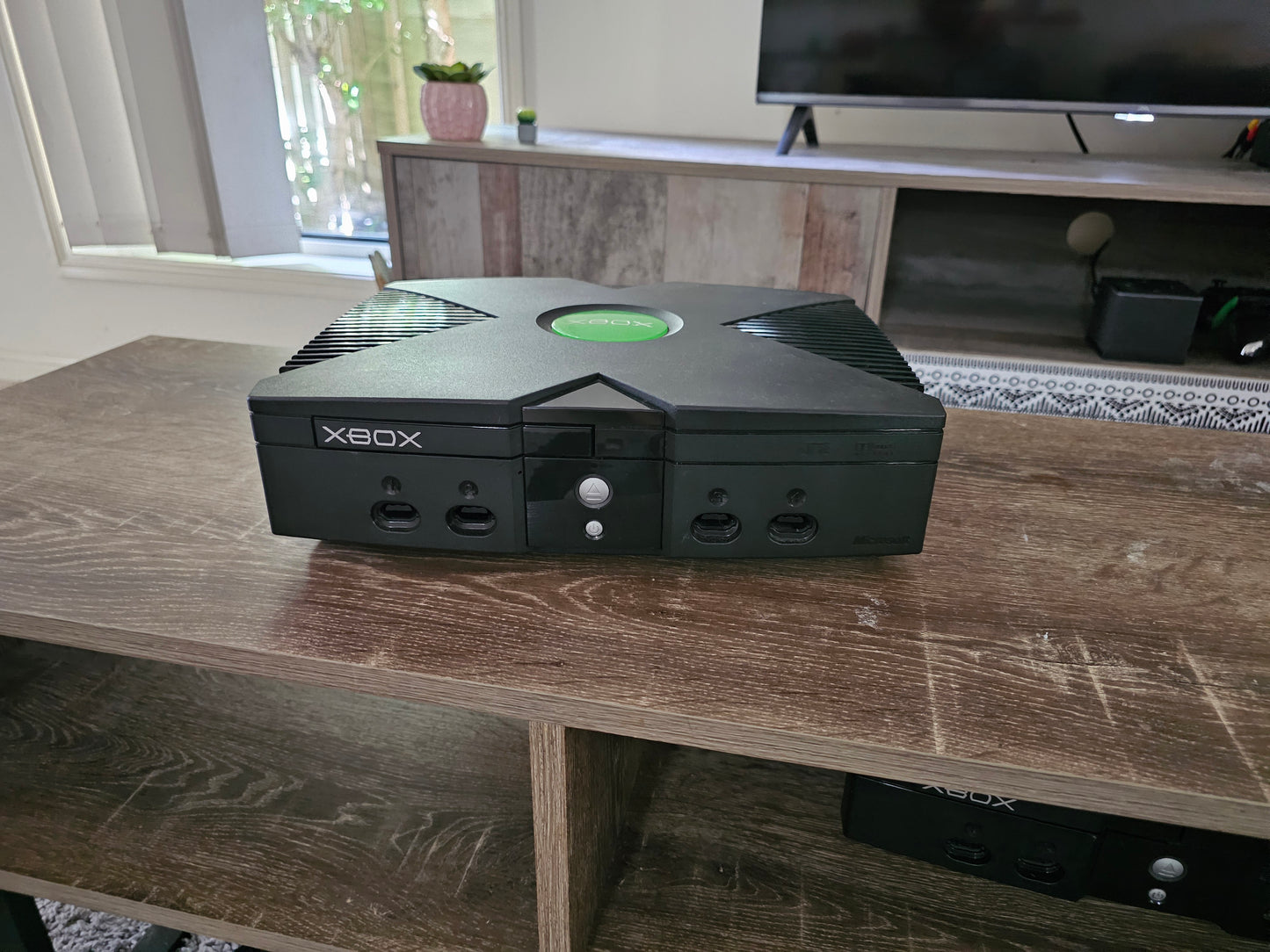 Original Xbox v1.0 Halo Combat Pack - 128mb RAM with 2TB Hard Drive