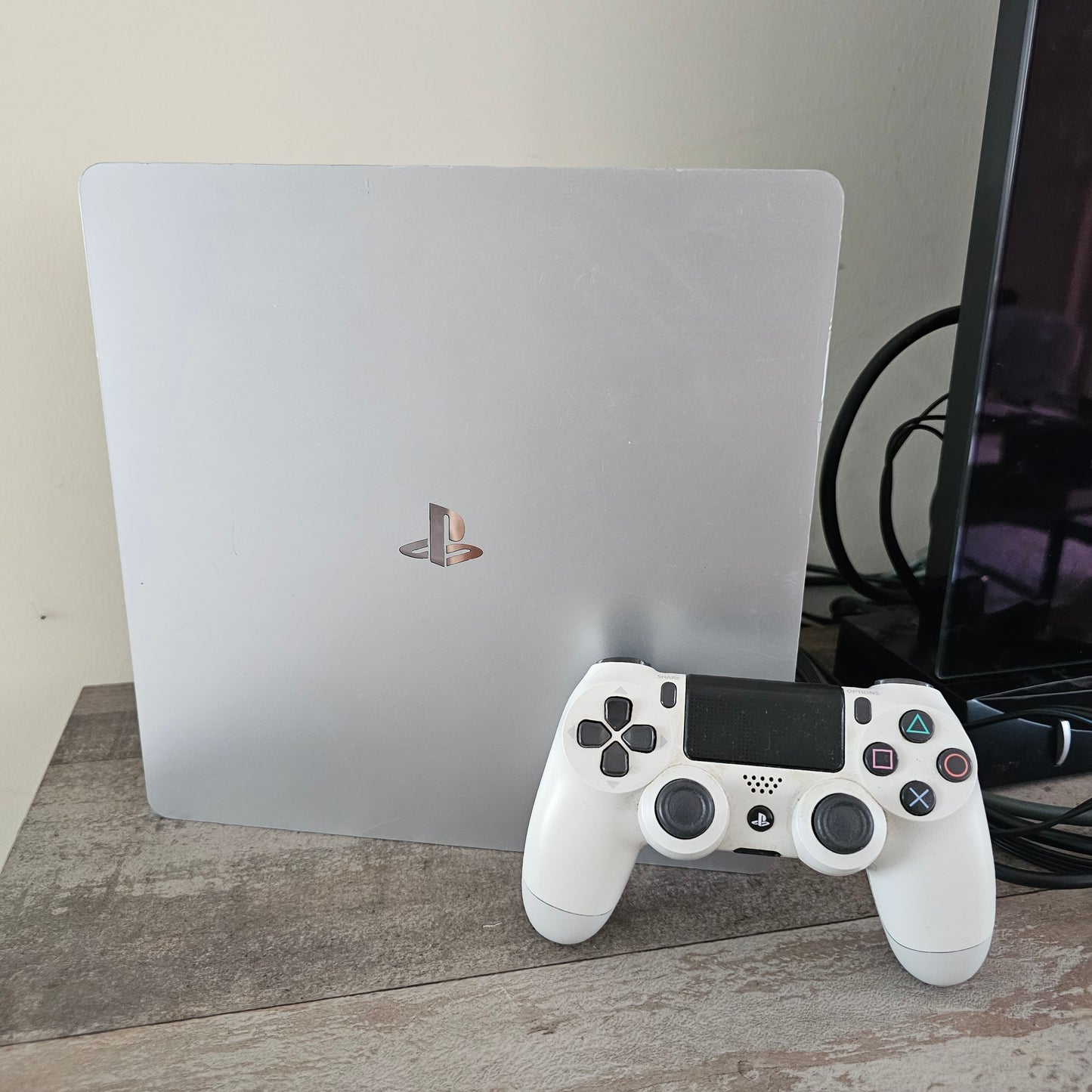 PlayStation4 refurbished console